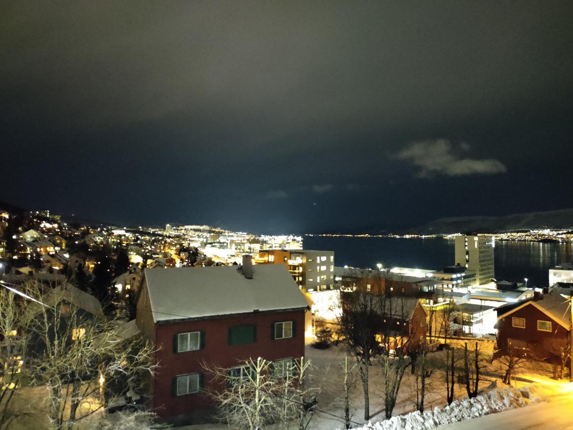 Central Apartament (Adults Only) Tromso Exterior photo